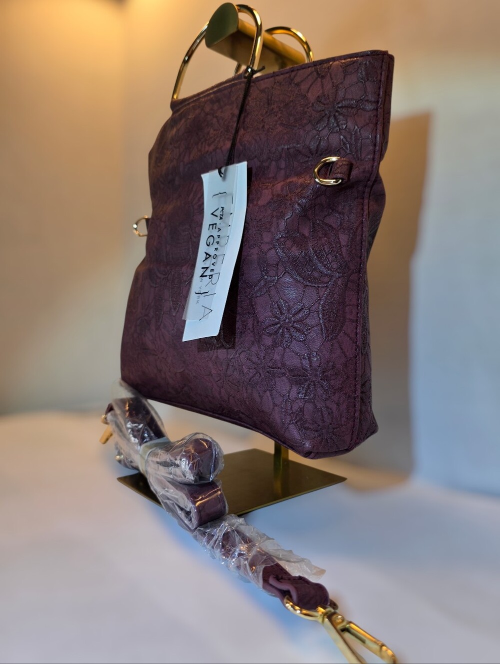 SALE!! Maroon Floral Pattern Foldover Clutch & Carry Strap by Emperia LA NWT - Picture 3 of 7